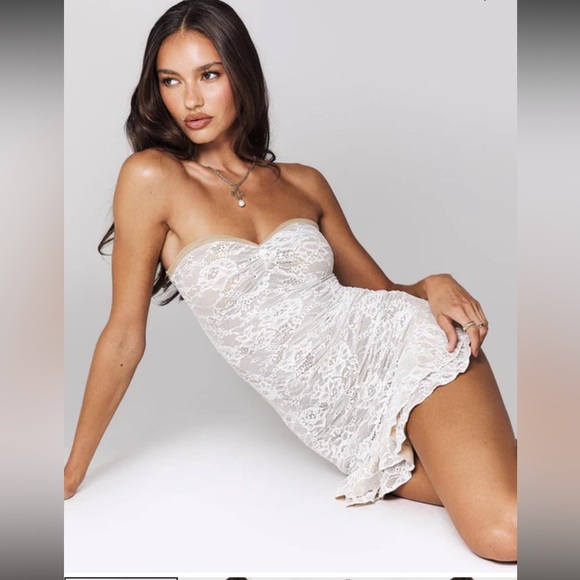 Princess Polly Hailees Lace Strapless Mini Dress White - US 4 / White  NEW - Picture 3 of 4